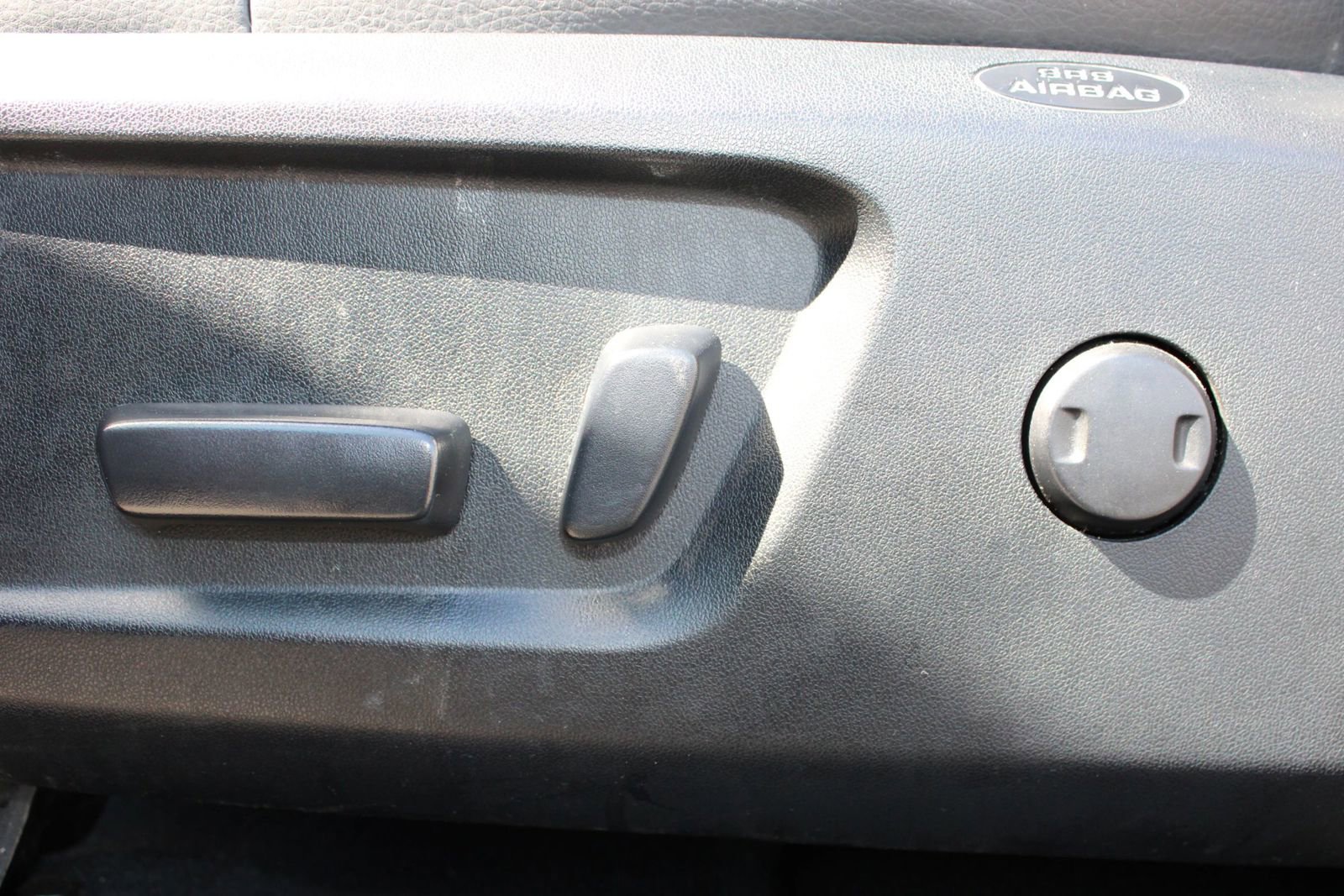 Used 2016 Toyota Tundra Limited w/ Limited Premium Package image 18