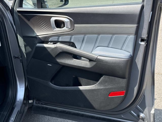 Used 2025 Kia Sorento SX Prestige image 4