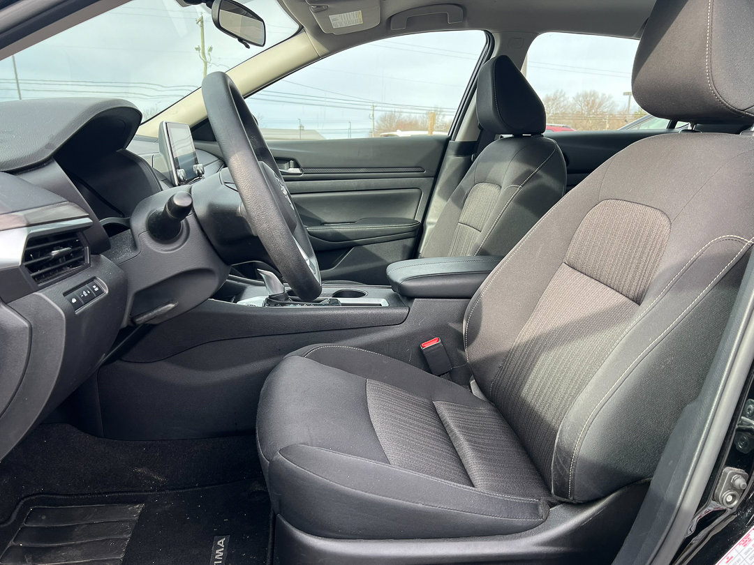 Used 2025 Nissan Altima 2.5 SV image 11