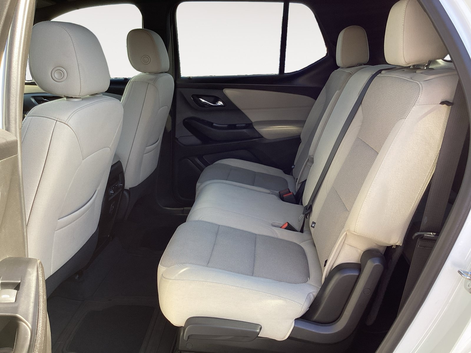 Used 2023 Chevrolet Traverse LS FWD image 26