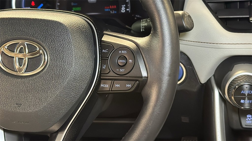 Used 2020 Toyota RAV4 Limited image 21