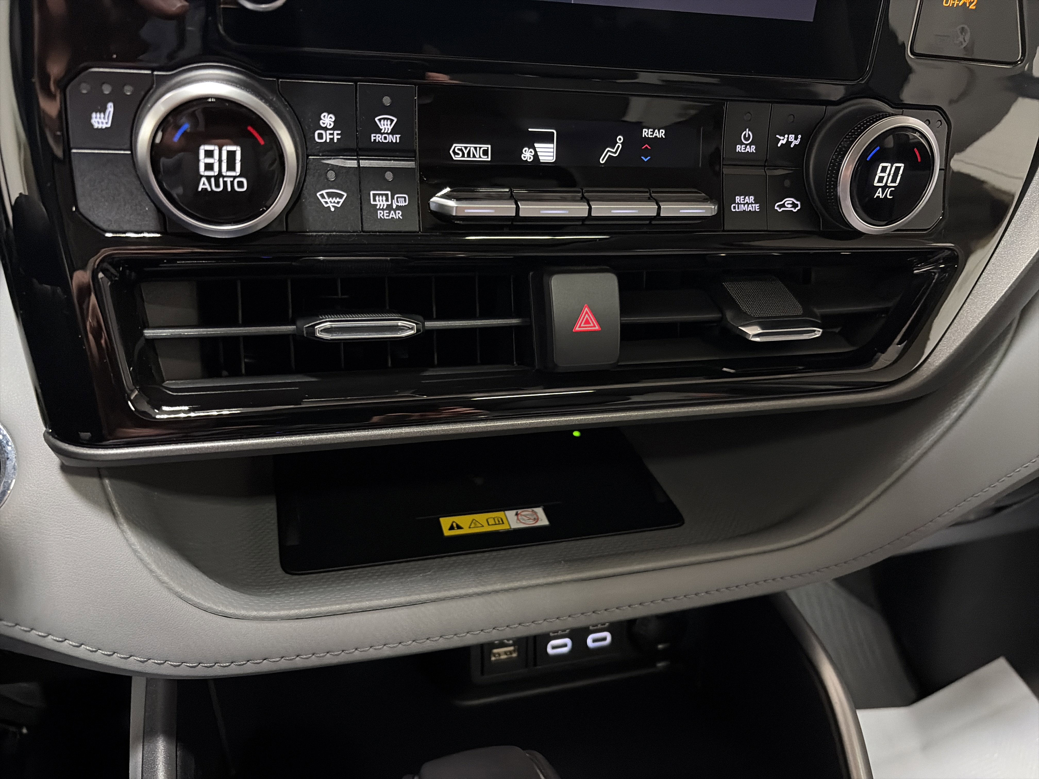 Used 2023 Toyota Highlander XLE image 21