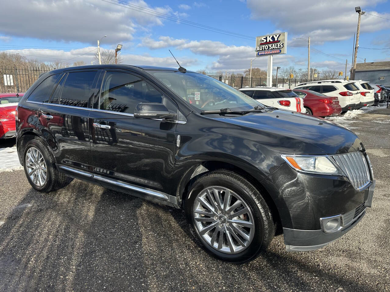 Used 2015 Lincoln MKX FWD w/ Equipment Group 102A image 3