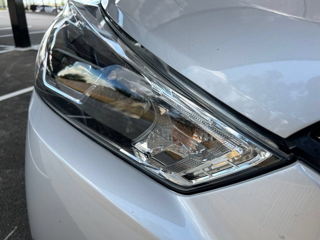 Used 2019 Nissan Kicks SR FWD image 14