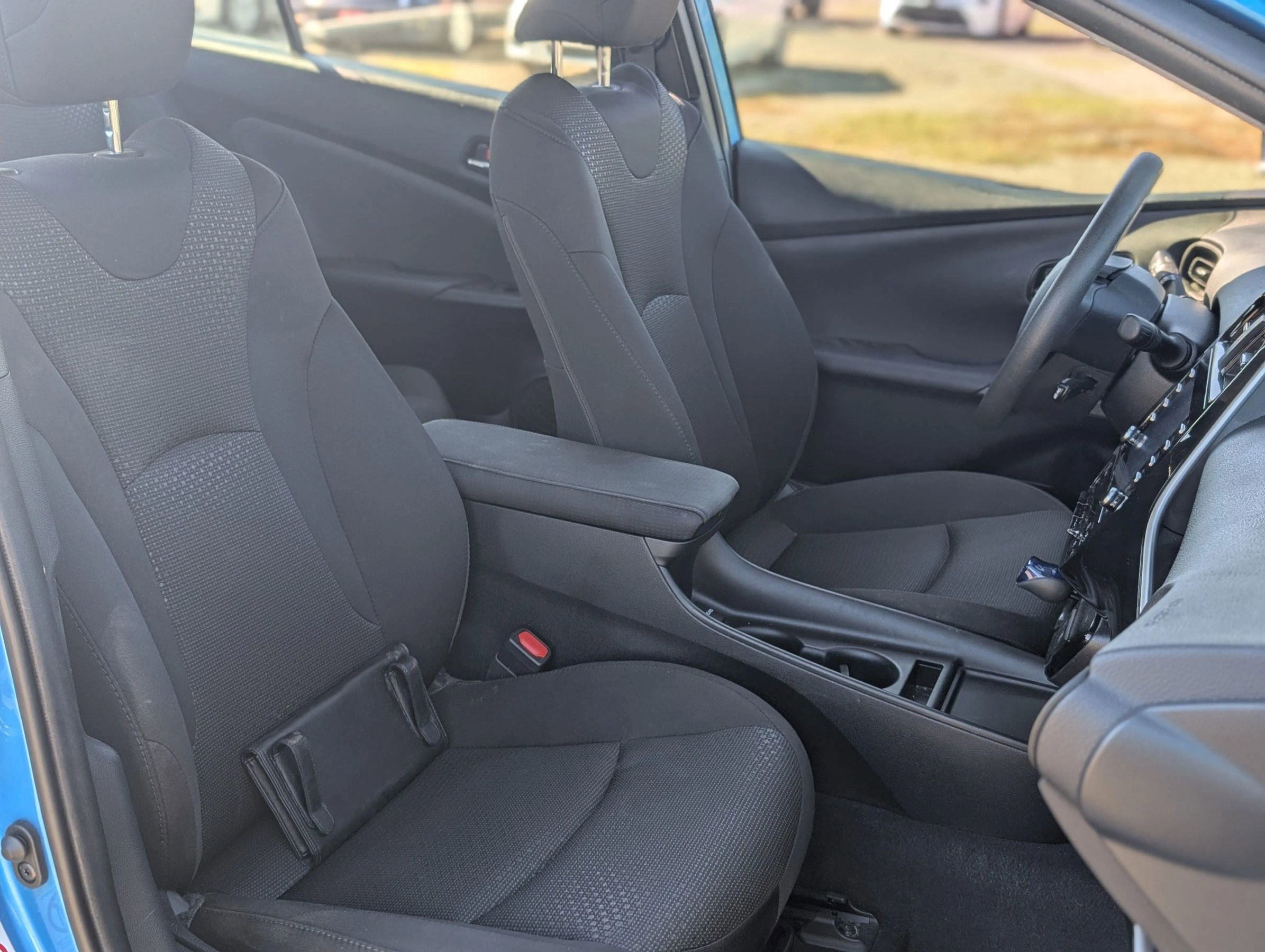 Used 2022 Toyota Prius LE image 13