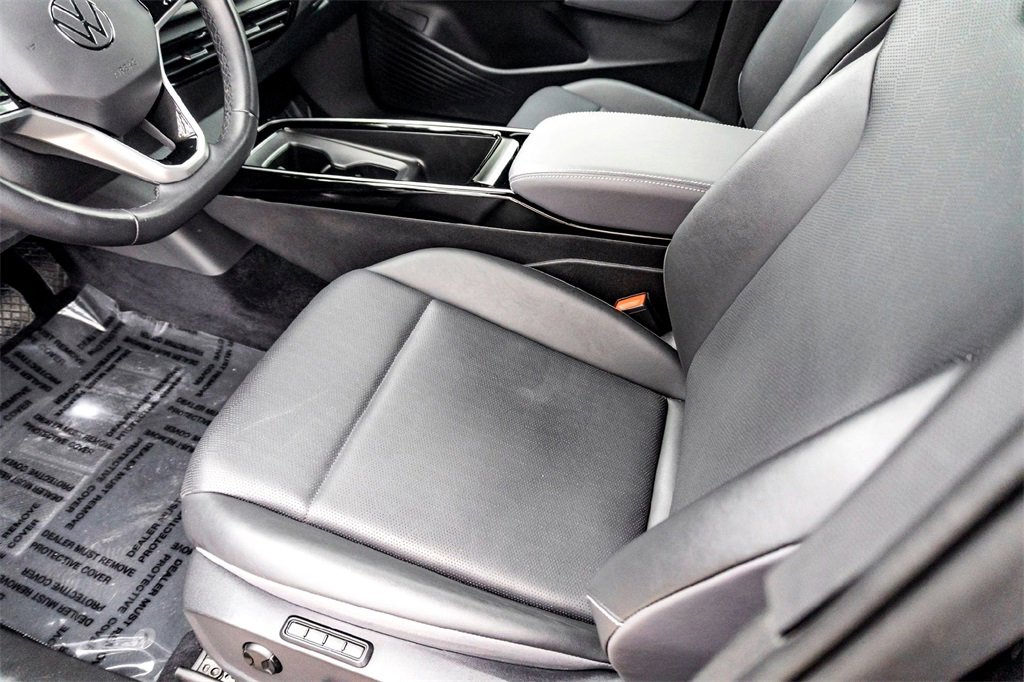 Used 2023 Volkswagen ID.4 Pro S Plus image 14