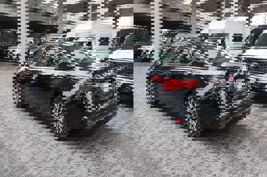 Used 2024 Nissan Altima 2.5 SV image 8