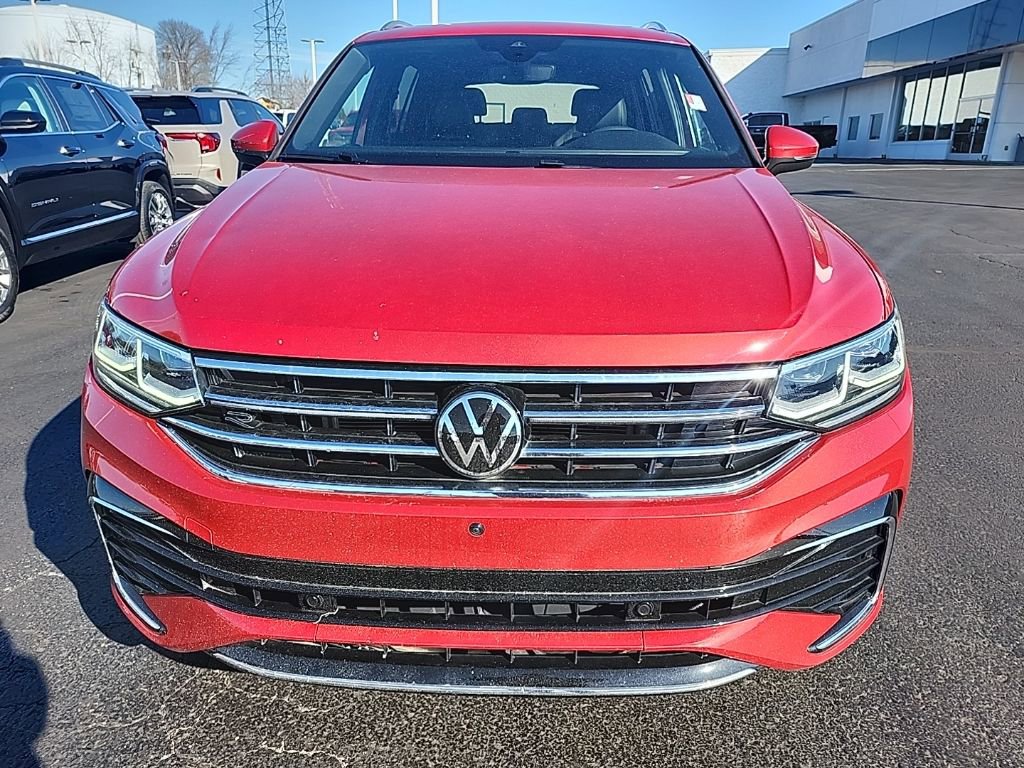 Used 2024 Volkswagen Tiguan SEL R-Line image 8