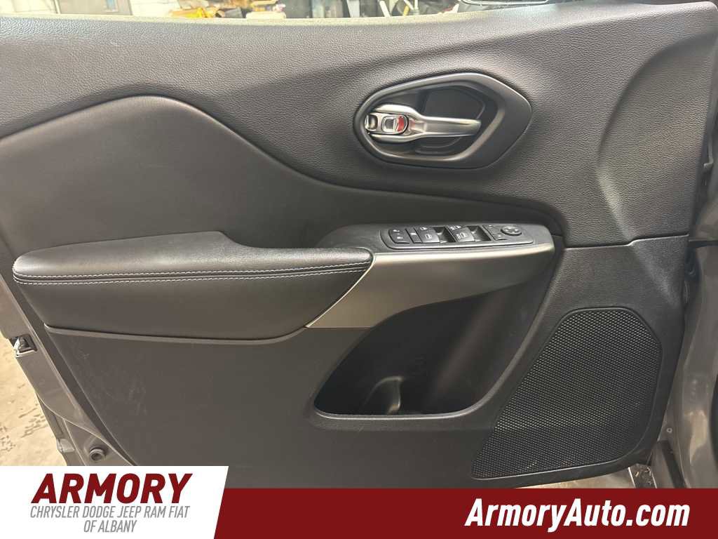 Used 2020 Jeep Cherokee Latitude Plus w/ Cold Weather Group image 7