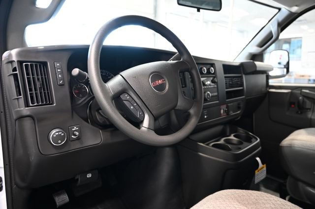 New 2026 GMC Savana 3500 w/ Driver Convenience Package RWD image 21