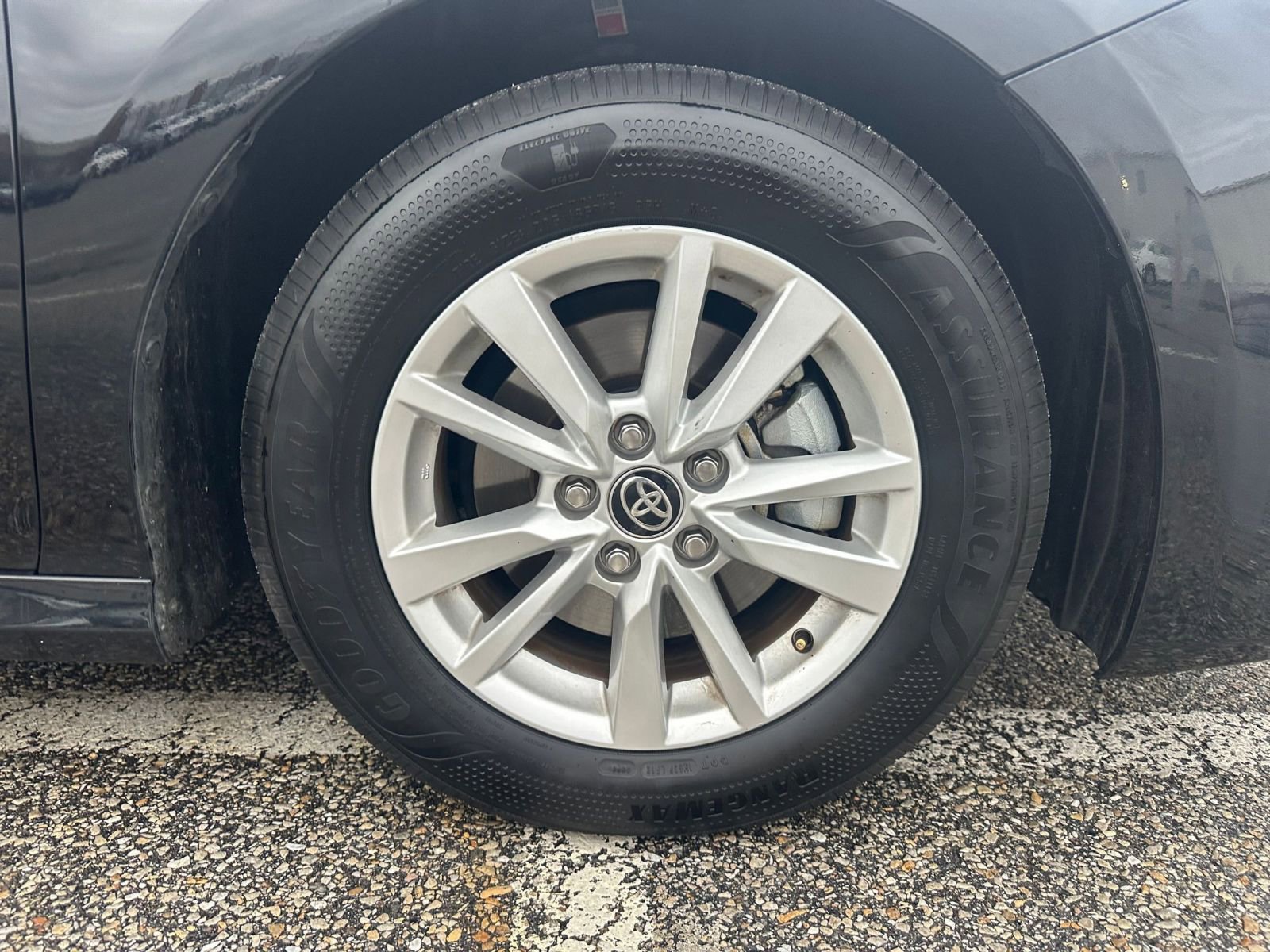 Used 2025 Toyota Camry LE image 29