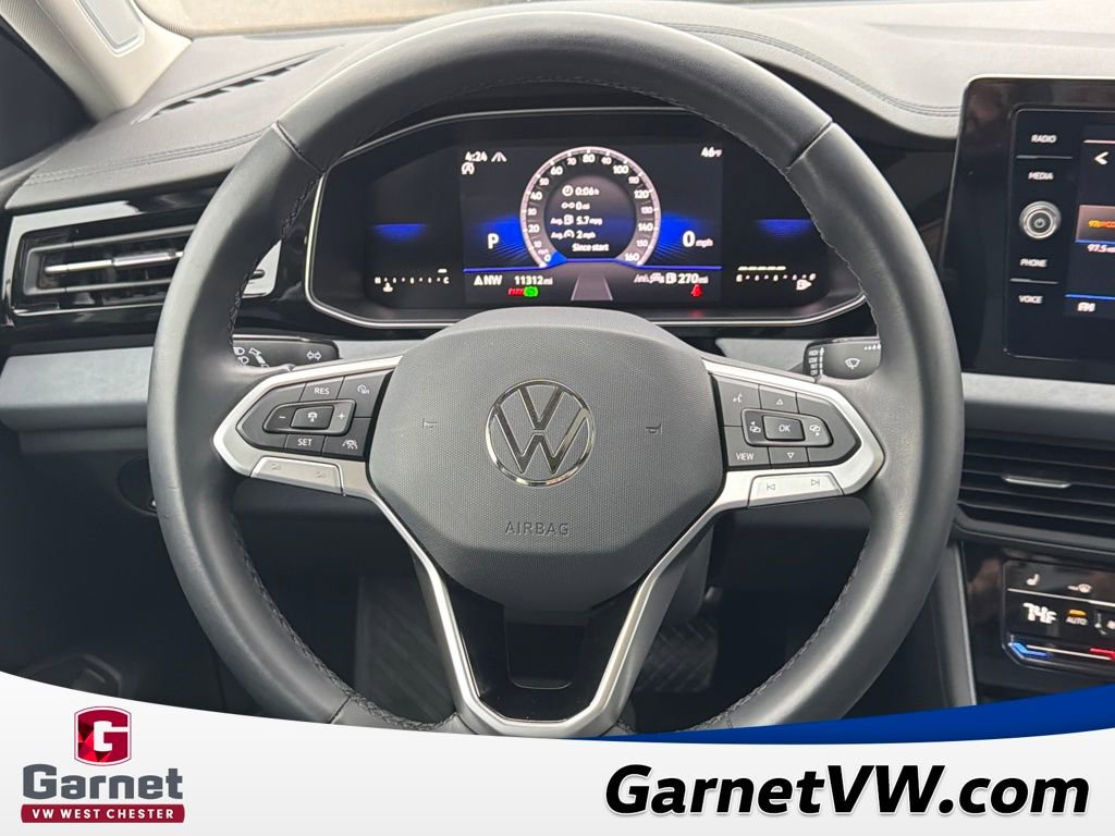 Used 2025 Volkswagen Jetta SE w/ Sunroof Package image 14