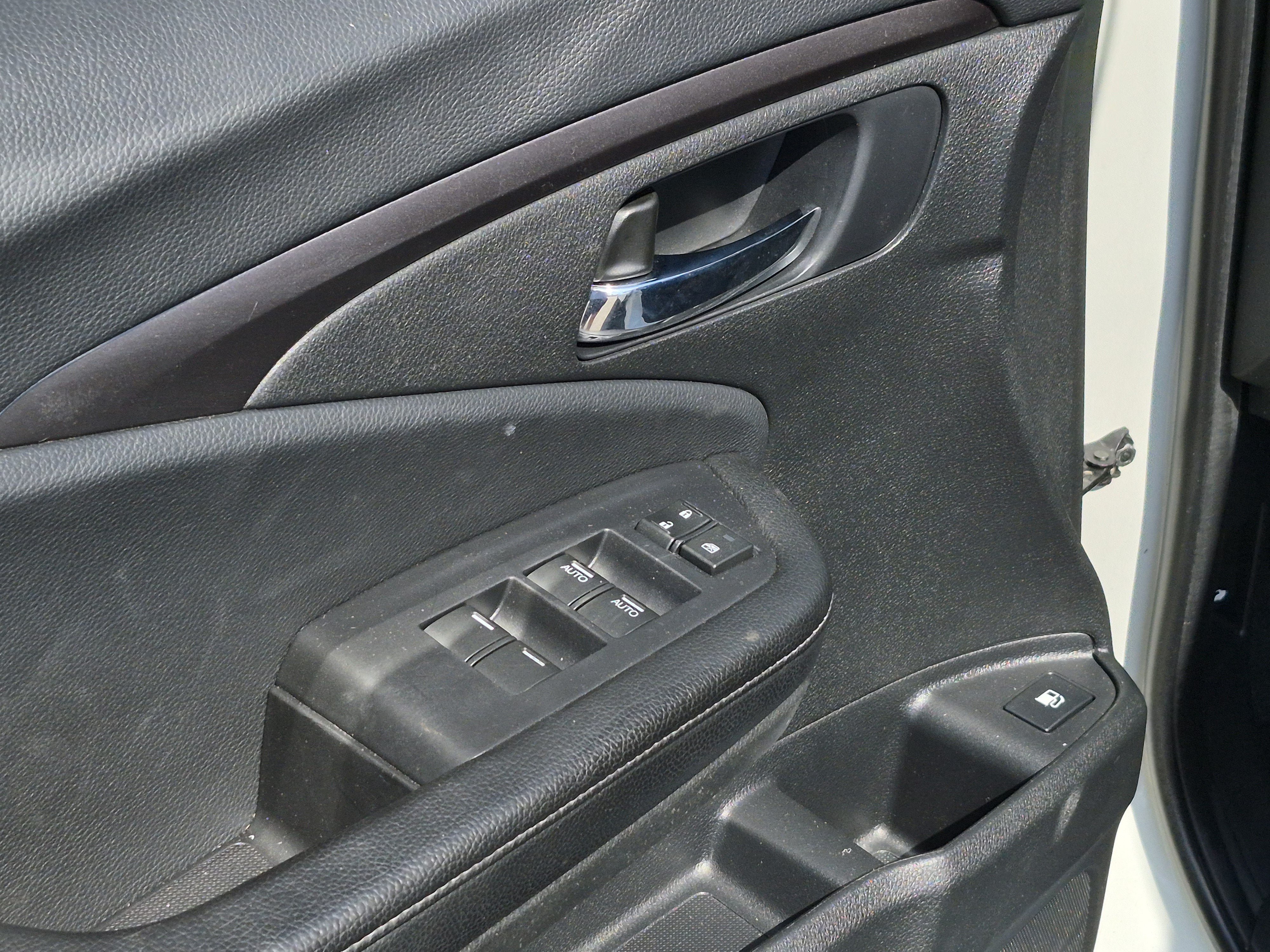 Used 2019 Honda Ridgeline RTL image 12