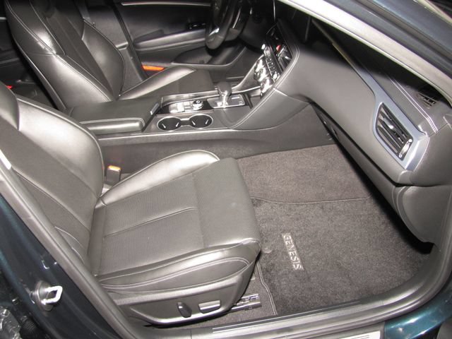 Used 2023 Genesis G70 2.0T RWD image 19