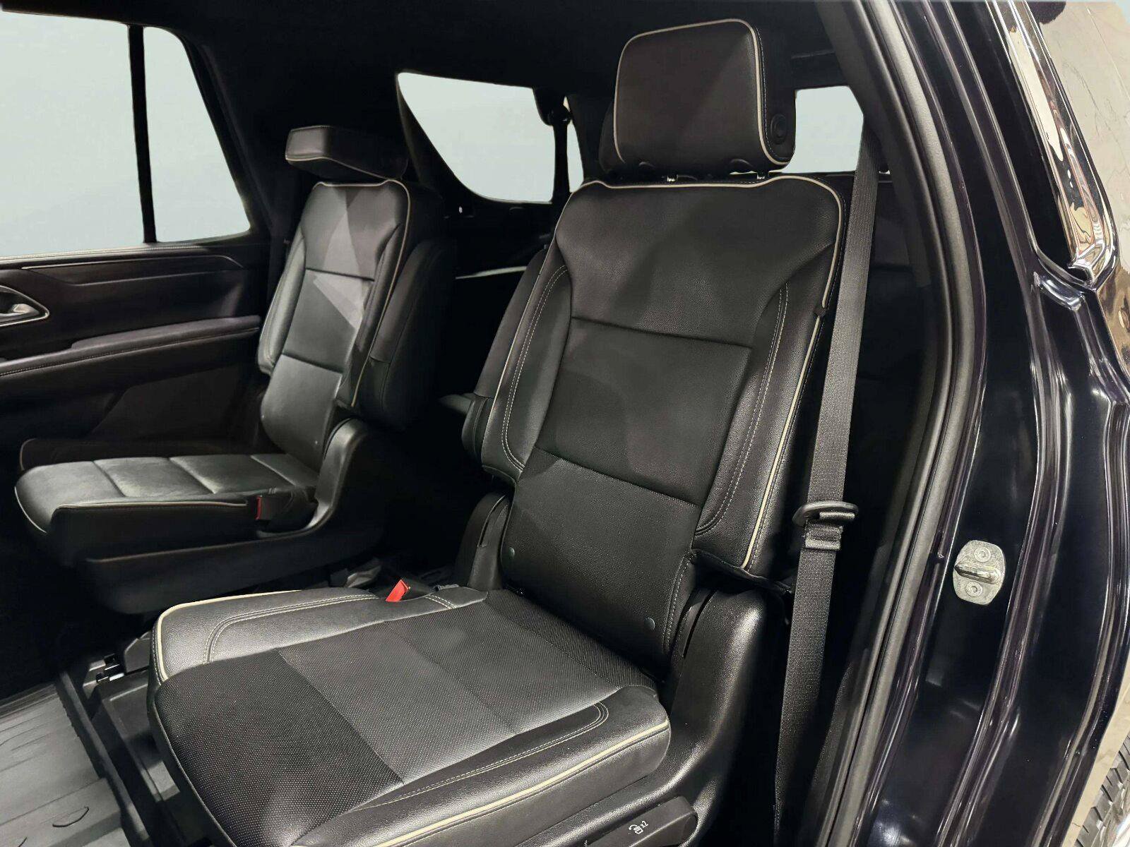 Used 2022 GMC Yukon SLT w/ SLT Luxury Package AWD/4WD image 32