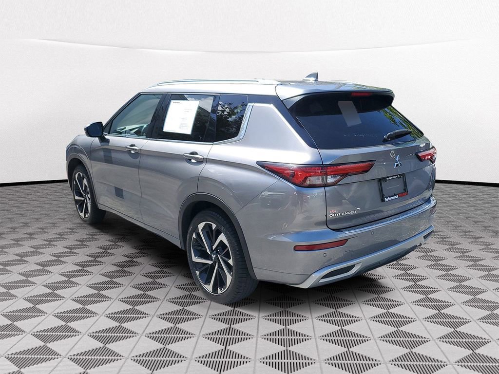 Used 2022 Mitsubishi Outlander SEL image 3