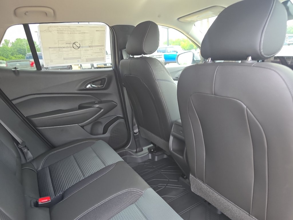 New 2026 Chevrolet Trax LT w/ Driver Confidence Package FWD image 16