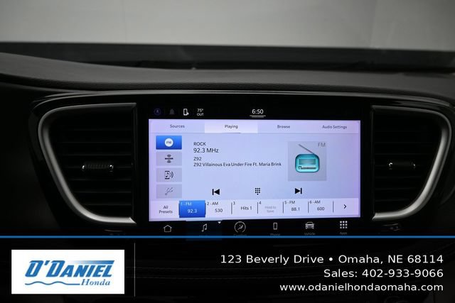 Used 2022 Chrysler Pacifica Touring-L FWD image 31