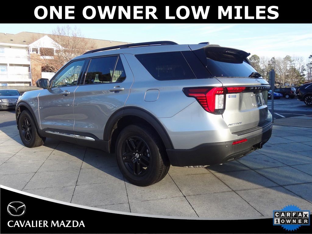 Used 2025 Ford Explorer Active image 5