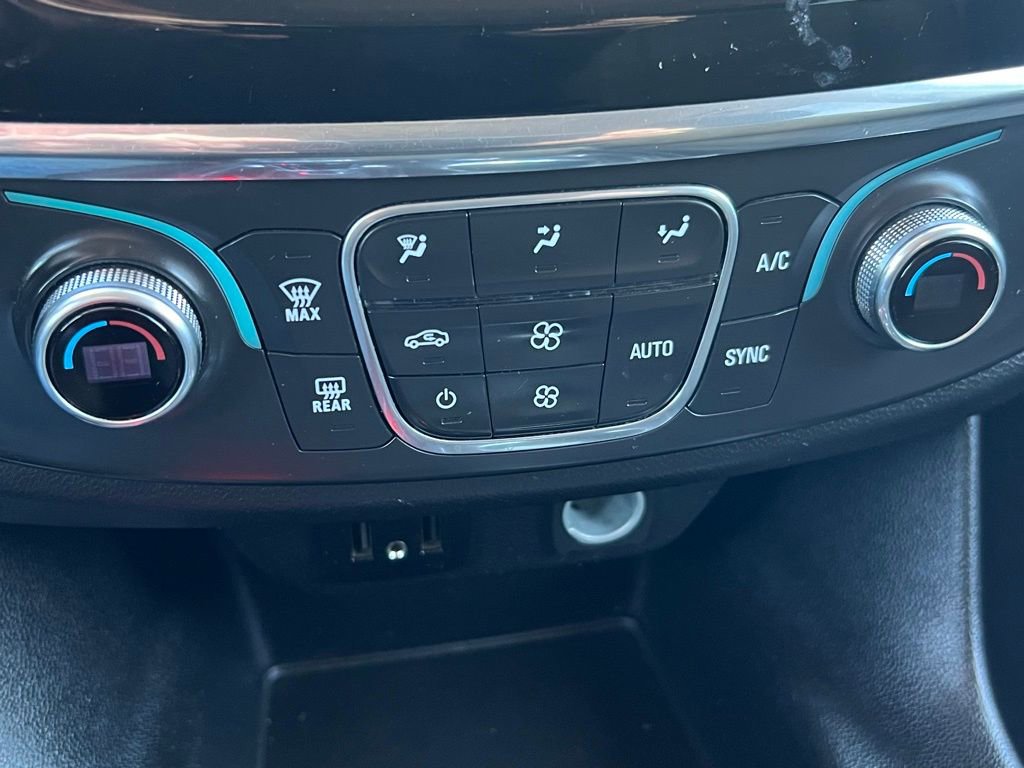 Used 2020 Chevrolet Traverse LS image 29