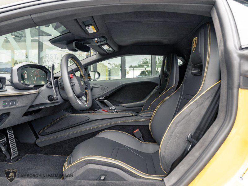 Used 2026 Lamborghini Temerario AWD/4WD image 24