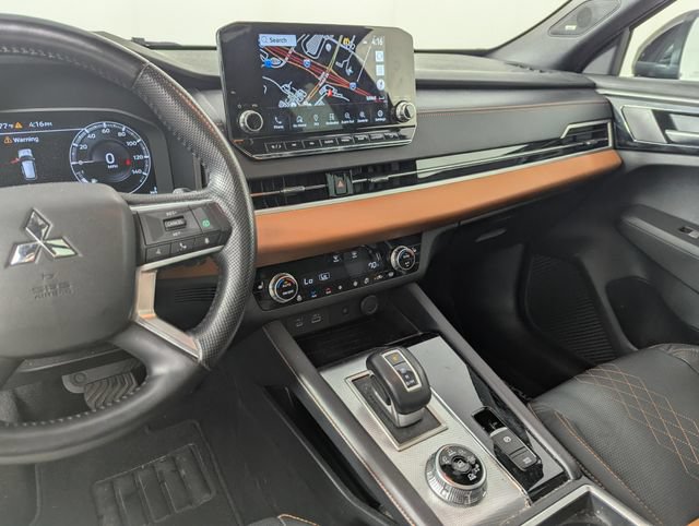 Used 2022 Mitsubishi Outlander SEL AWD/4WD image 14