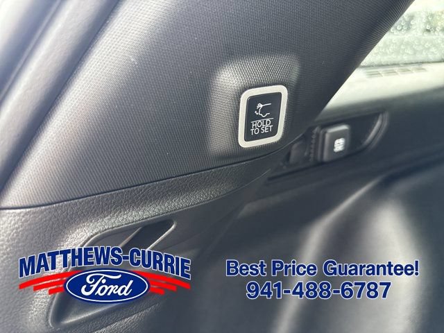Used 2024 Jeep Grand Cherokee Limited w/ Black Appearance Package RWD image 13