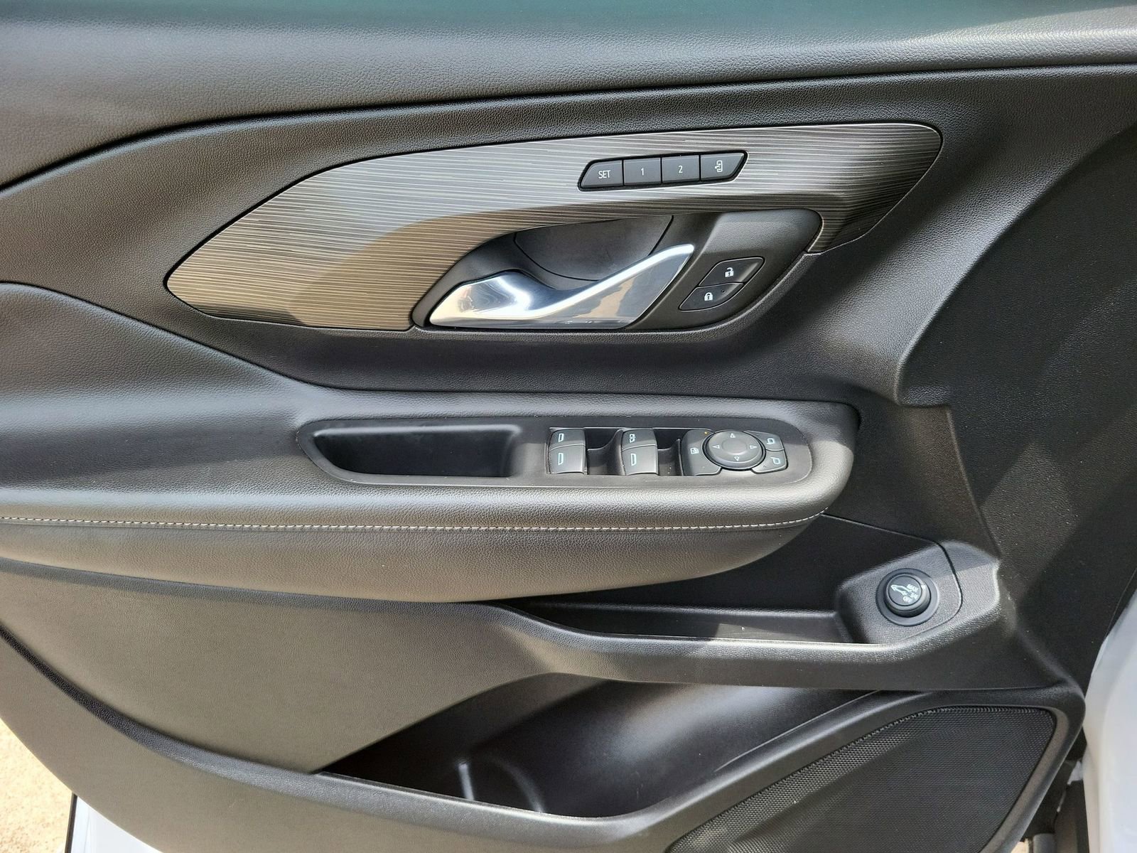 Certified 2023 GMC Terrain SLT image 21