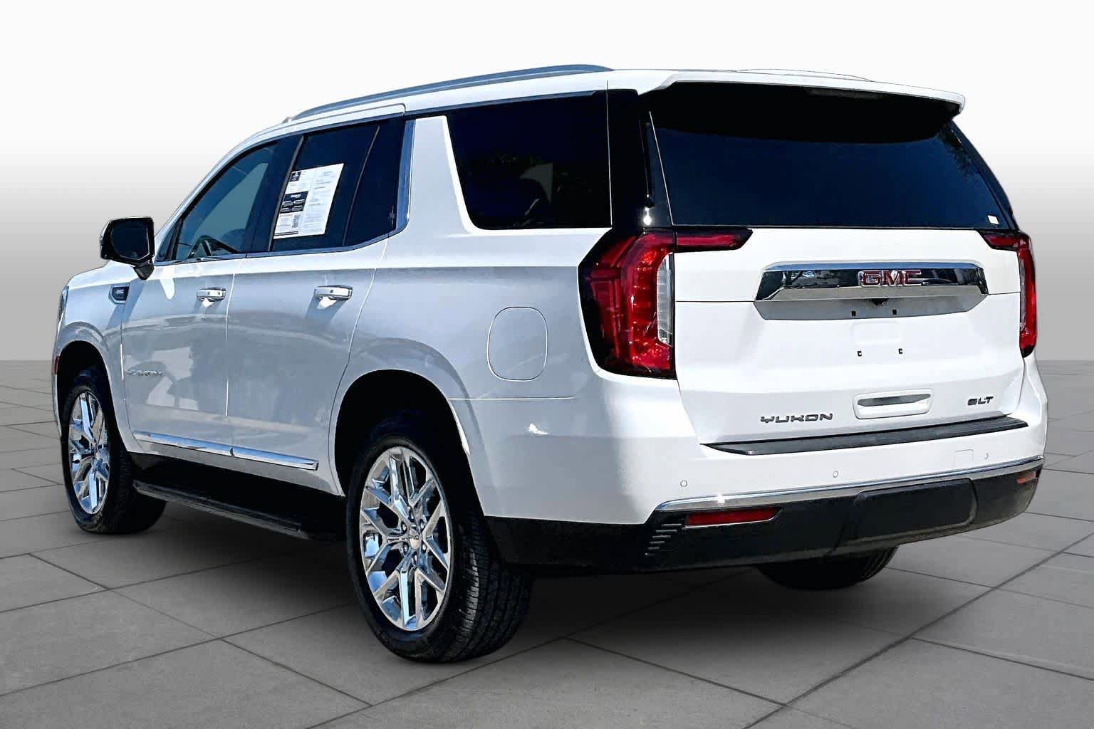 Used 2024 GMC Yukon SLT w/ SLT Luxury Package AWD/4WD image 12