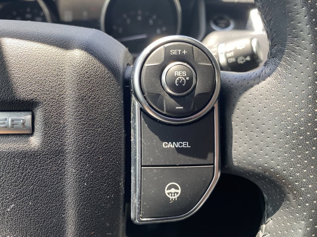 Used 2017 Land Rover Range Rover Sport SE AWD/4WD image 12