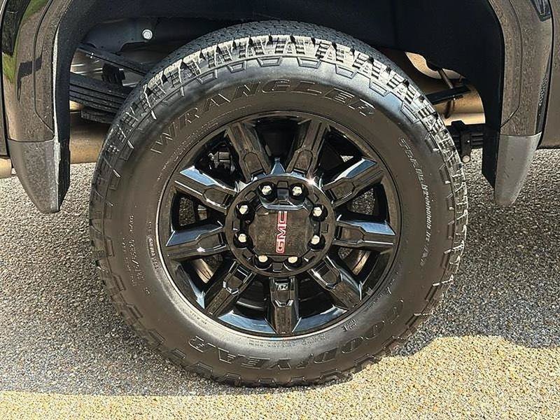 Used 2025 GMC Sierra 2500 AT4 w/ AT4 Premium Plus Package AWD/4WD image 54