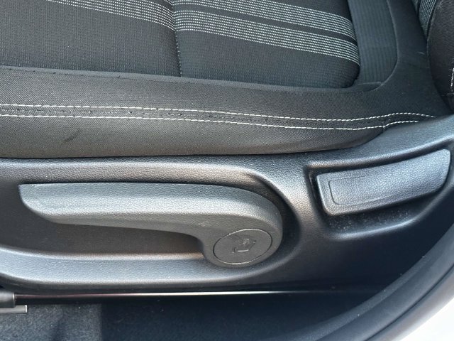 Used 2025 Hyundai Venue SEL FWD image 19