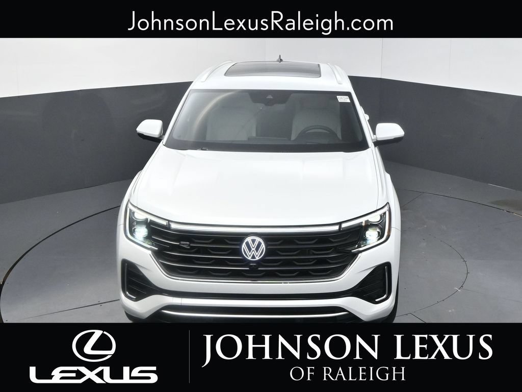 Used 2025 Volkswagen Atlas Cross Sport SEL Premium R-Line AWD/4WD image 25