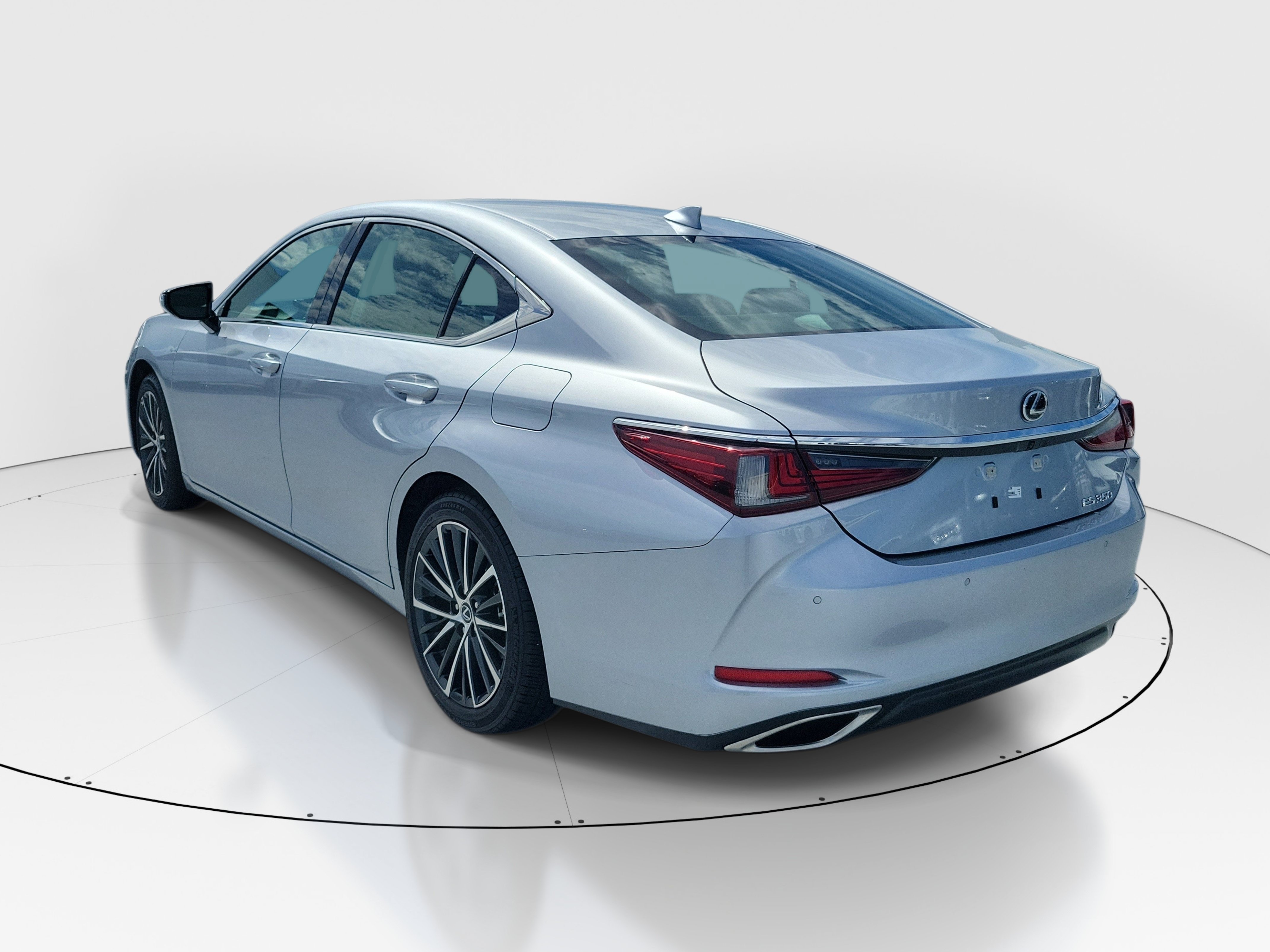 Certified 2025 Lexus ES 350 w/ Premium Package FWD image 4