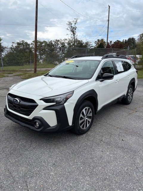 Used 2023 Subaru Outback image 3