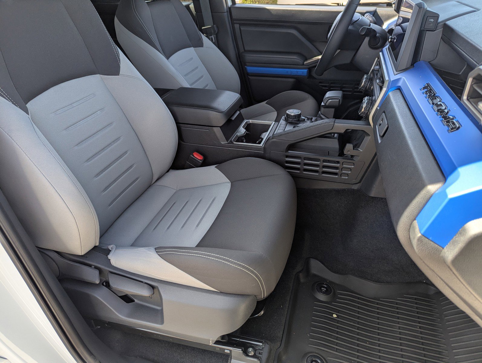 Used 2025 Toyota Tacoma TRD Sport image 10