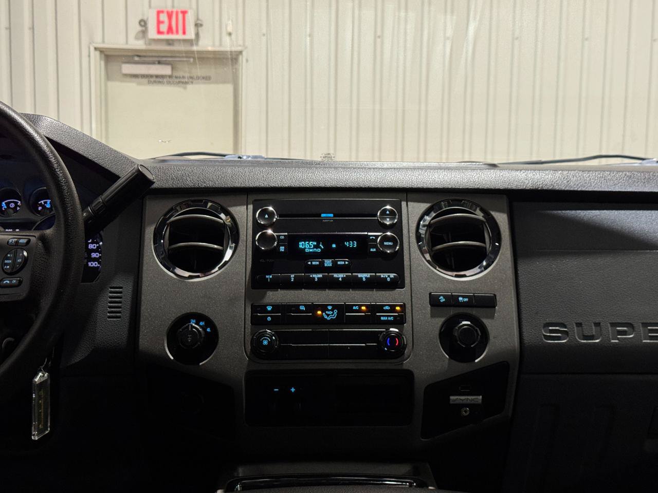 Used 2016 Ford F250 XLT w/ XLT Premium Package AWD/4WD image 27