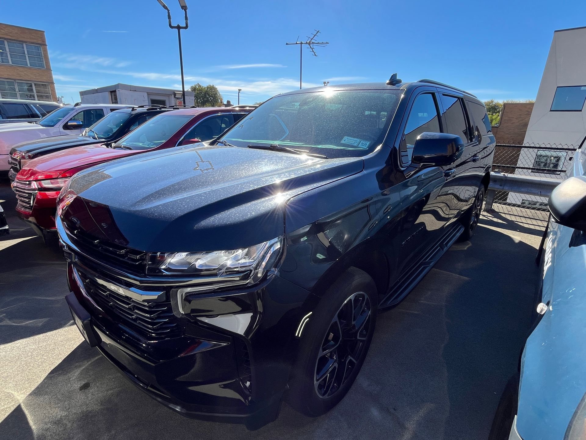 Used 2022 Chevrolet Suburban RST image 1