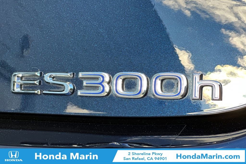 Used 2021 Lexus ES 300h w/ Premium Package image 35
