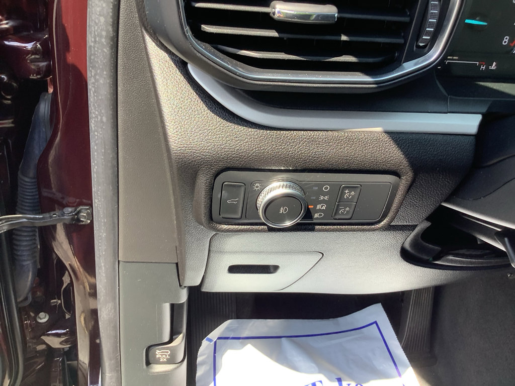 Used 2022 Ford Explorer XLT w/ Equipment Group 202A image 13