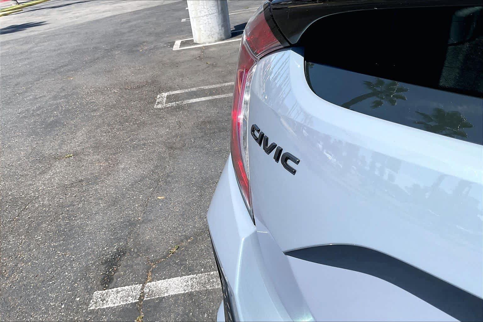 Used 2019 Honda Civic Sport image 9