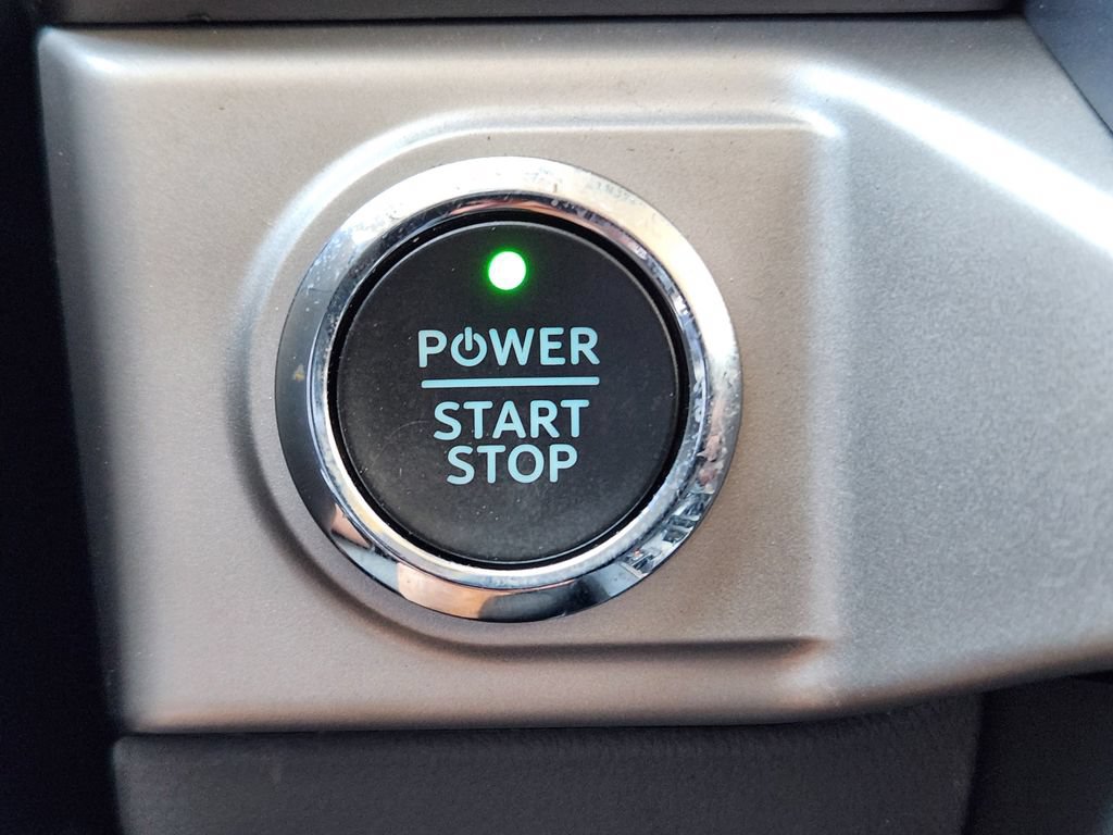 Used 2023 Ford F150 Lightning XLT AWD/4WD image 30