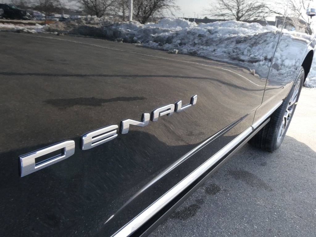 New 2026 GMC Yukon Denali w/ Denali Reserve Package image 14