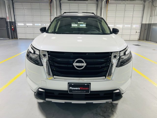 New 2025 Nissan Pathfinder Platinum image 15