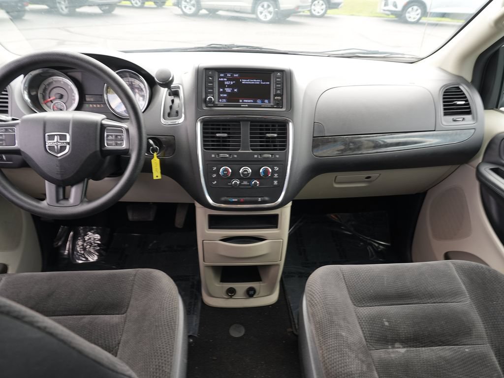 Used 2018 Dodge Grand Caravan SE w/ UConnect Hands-Free Group FWD image 24