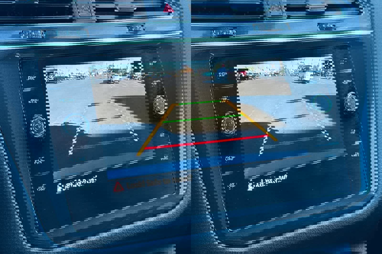 Used 2021 Volkswagen Tiguan SE image 21