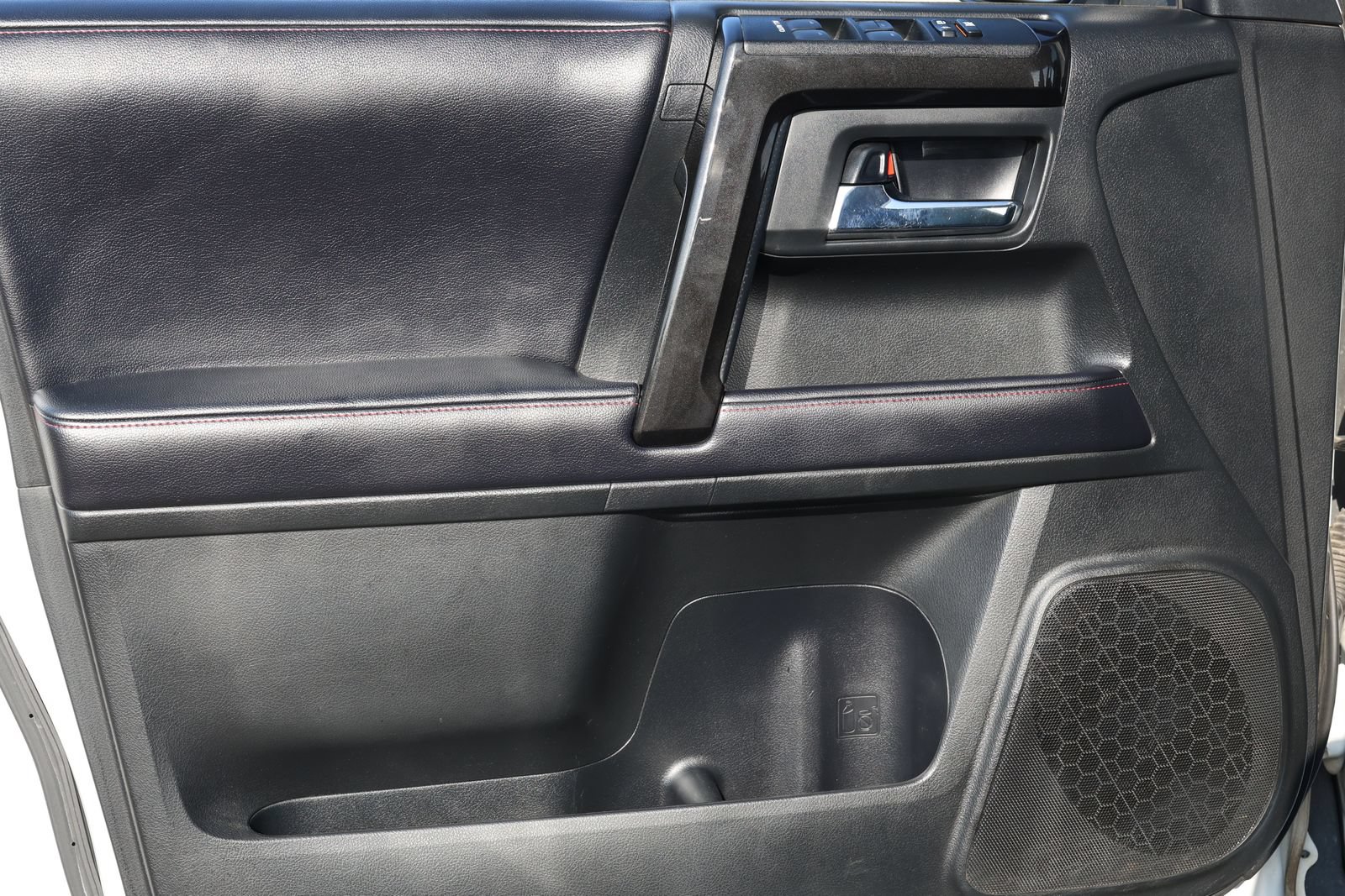Used 2019 Toyota 4Runner TRD Off-Road AWD/4WD image 27