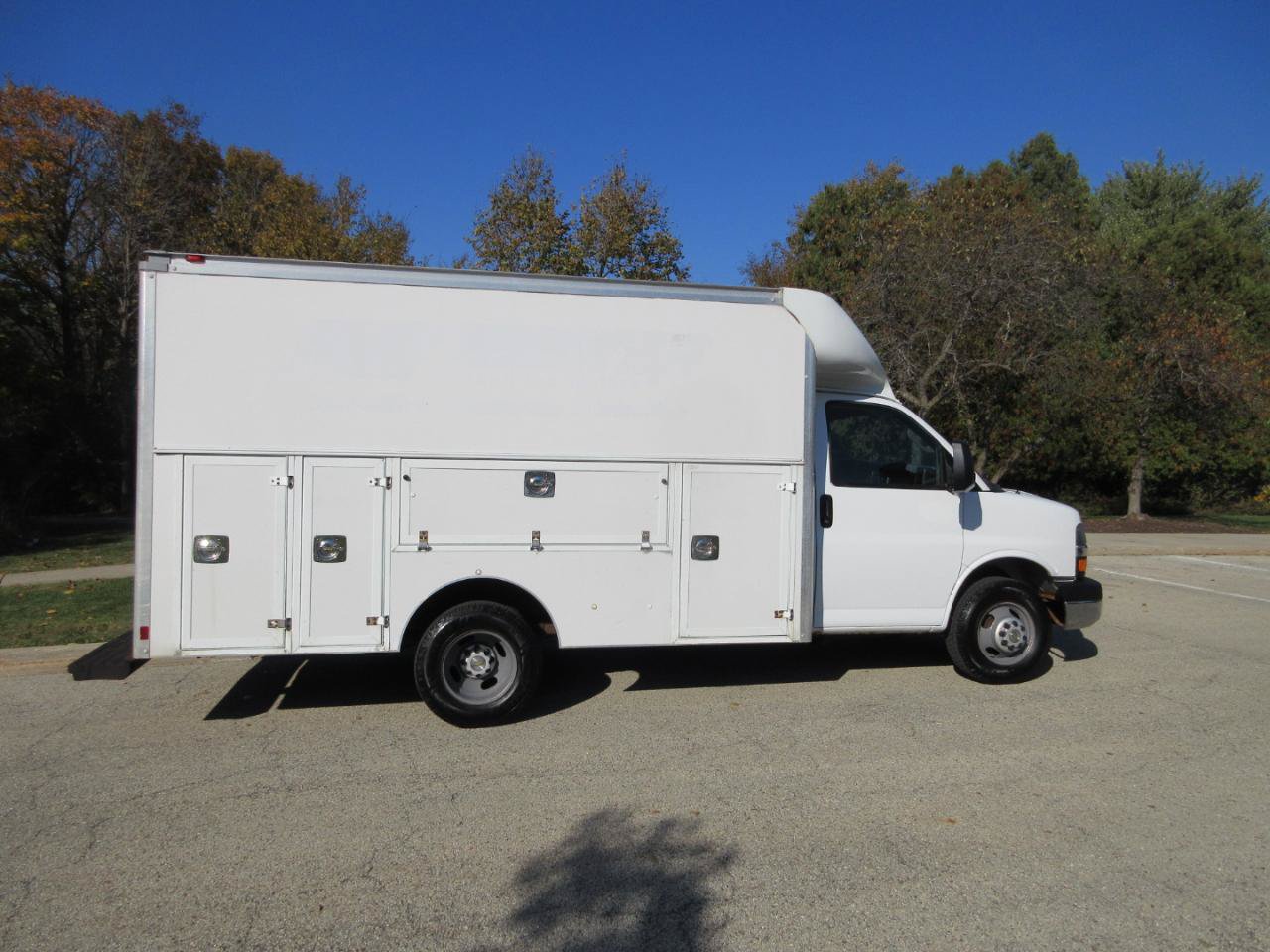 Used 2016 Chevrolet Express 3500 RWD image 6
