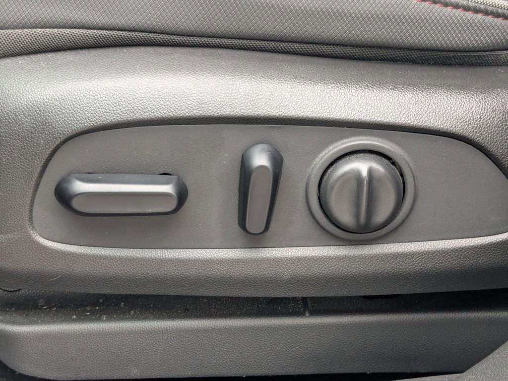 Used 2021 Chevrolet TrailBlazer RS AWD/4WD image 21