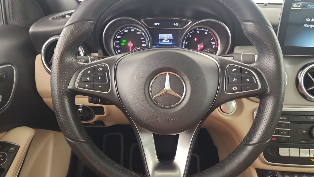 Used 2018 Mercedes-Benz GLA 250 4MATIC image 12